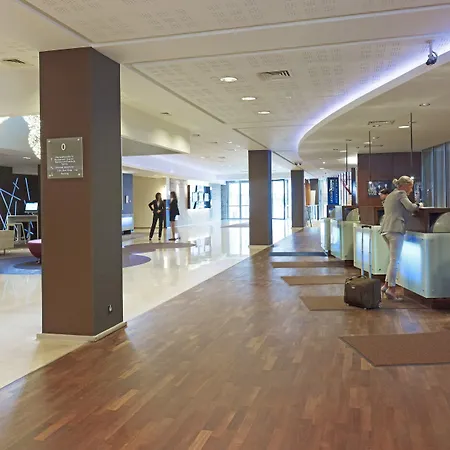 Novotel Centrum Hotel 4*