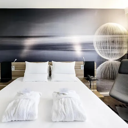 Novotel Centrum Hotel 4*